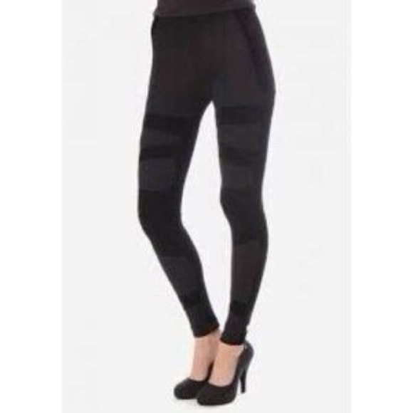 NWT - MinkPink Black Velour Banded Leggings - Size L - Picture 2 of 5